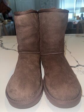 UGG Classic Short II Chocolate Brown Sheepskin Suede Boots Women’s Size 8